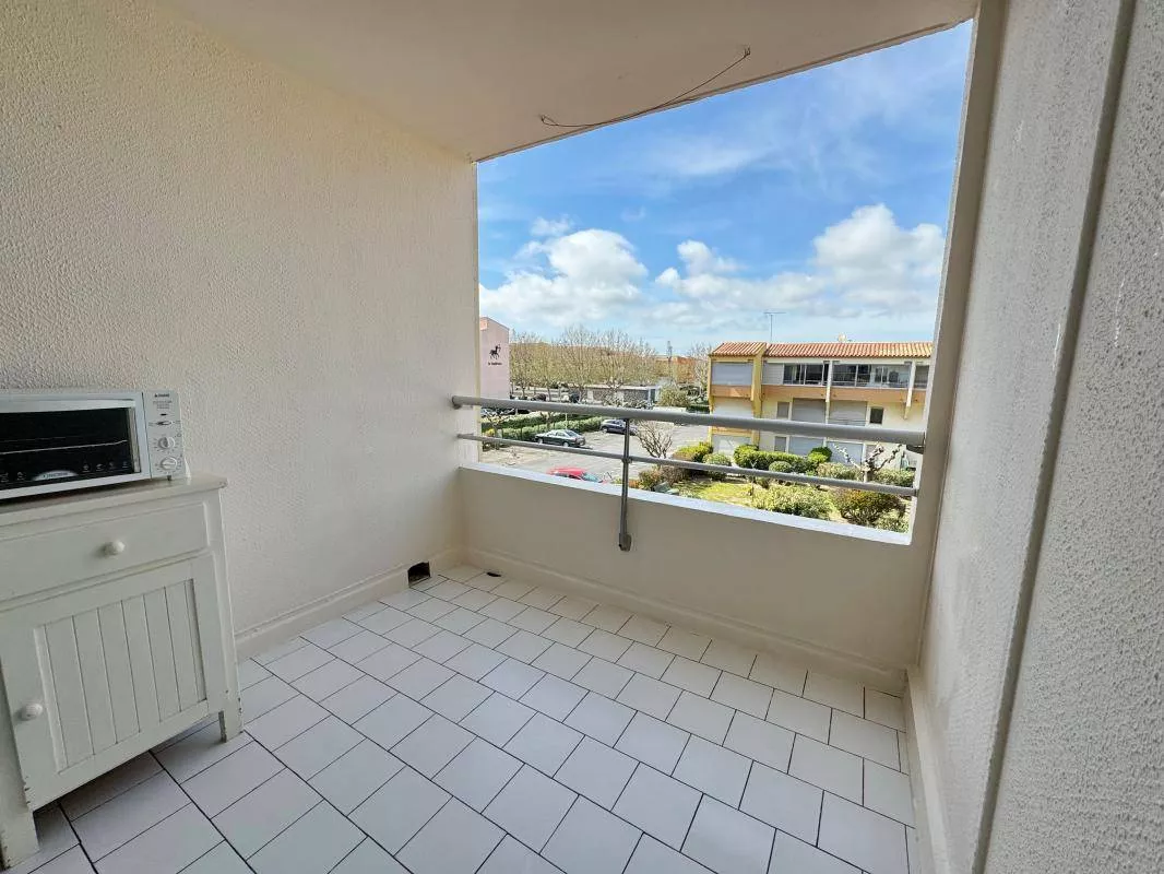 Appartement T2 + cabine avec terrasse et parking