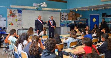 Pomérols - Le Sénateur Hussein Bourgi en visite au groupe scolaire Marcel Lau