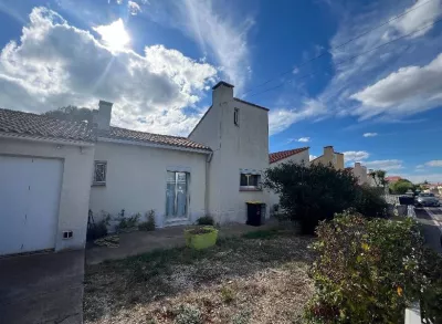 Maison de 100 m² avec piscine et terrain de 488 m² vendue louée