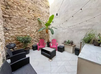 Charmante maison spacieuse avec patio et terrasse